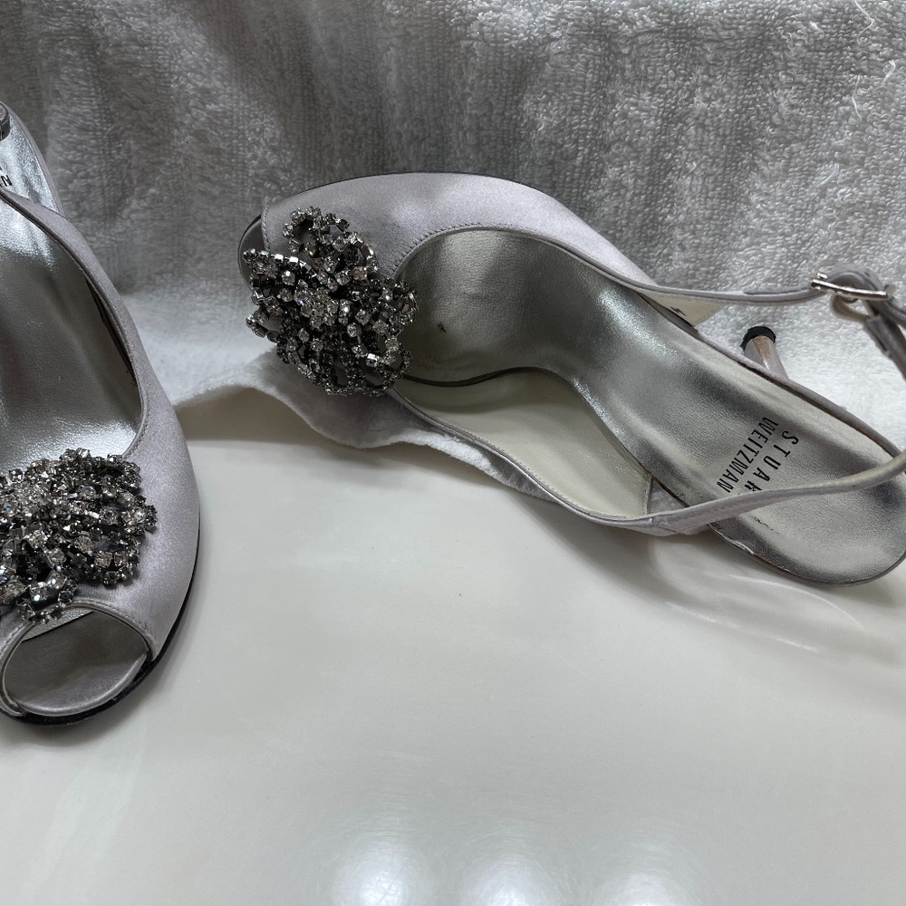 Evening peep toe shoes